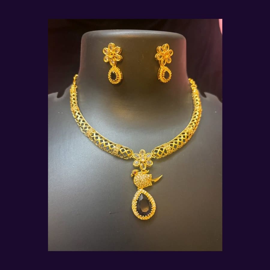 Temple Collar Necklace Set
